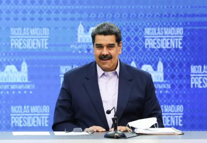 Maduro dijo que gasolina de Irán debe venderse en dólares. EFE