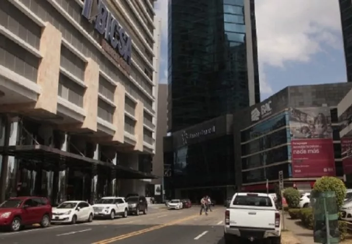 El acuerdo entre el Ejecutivo y la Asociación Bancaria de Panamá es visto como un arma de doble filo.  Archivo