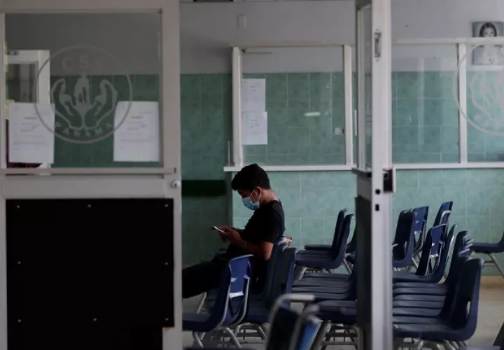 Muchos jóvenes han quedado desempleados por el cierre de la actividad comercial en el país. 