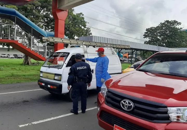 En Panamá cientos de personas violan la cuarentena a la semana.