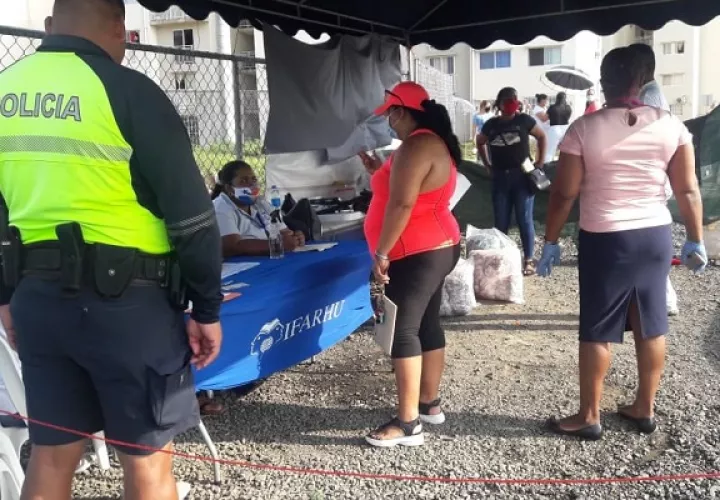 Los padres deben respetar el horario de salida cuando decir ir a cobrar la beca. 