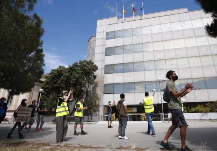 Este es un efecto del COVID-2019,  que empezó a afectar al mercado laboral a partir de la segunda quincena de marzo. EFE
