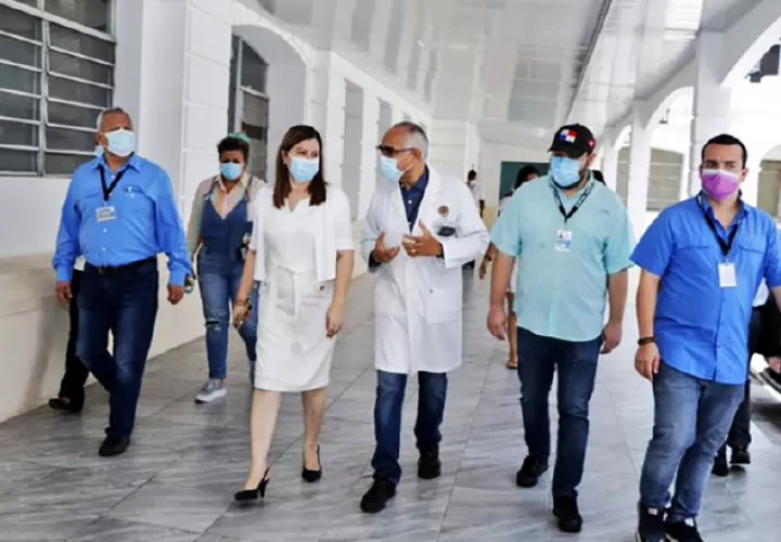 Rosario Turner realizó una ayer una gira en el hospital y aprovechó para explicar el tema de las compras en medio de COVID-19.