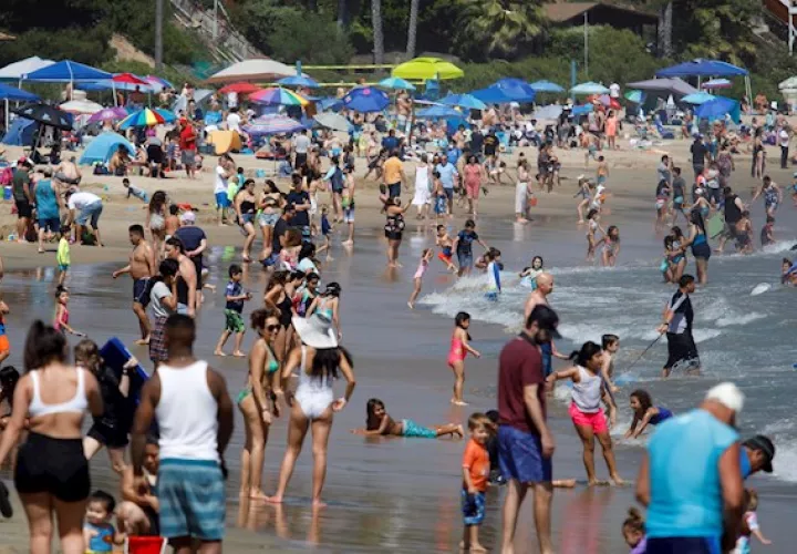 Este balance, a las 20.00 hora local (00.00 GMT del lunes), es de 22.024 contagios más que el sábado y de 696 nuevas muertes.