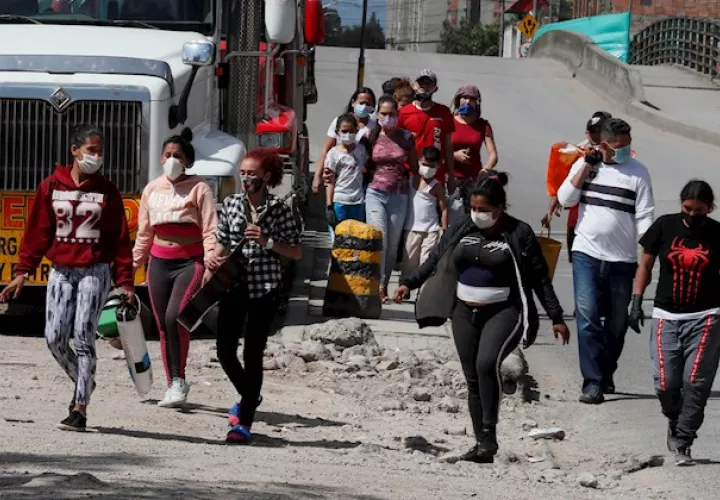 La Agencia de Refugiados de las Naciones Unidas (Acnur), hasta principios de este año unos cinco millones de venezolanos se vieron forzados a salir de su país.