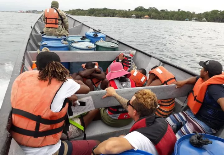El grupo fue llevado a un juez de paz