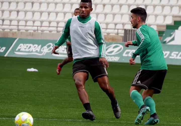 Fidel Escobar jugó en el Córdoba de Segunda B de España.