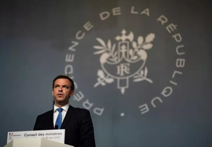 El ministro francés de Sanidad, Olivier Véran, dijo que antes de estos estudios, Francia ya restringía este tratamiento a pacientes hospitalizados y a los casos más graves. FOTO/EFE
