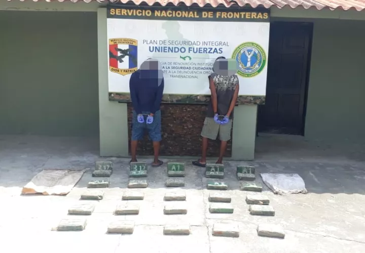 La mercancía fue encontrada en dos sacos, Foto/Cortesía de Senafront