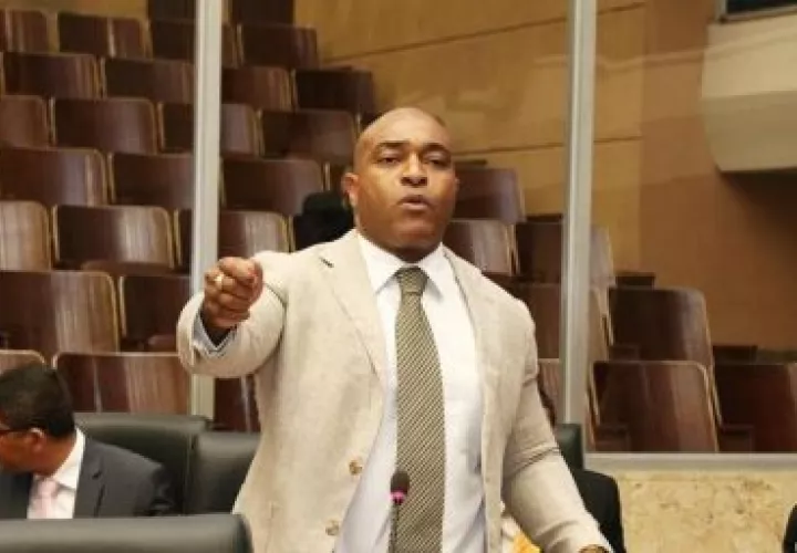 De acuerdo con Ricardo Beteta de la Ahmnp, el diputado fue seleccionado por sus declaraciones discriminatorias.
