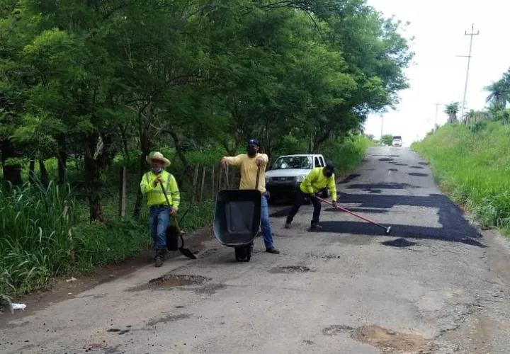 Una de las áreas que vuelve a la nueva normalidad, es la actividad de la construcción de infraestructura pública priorizada.