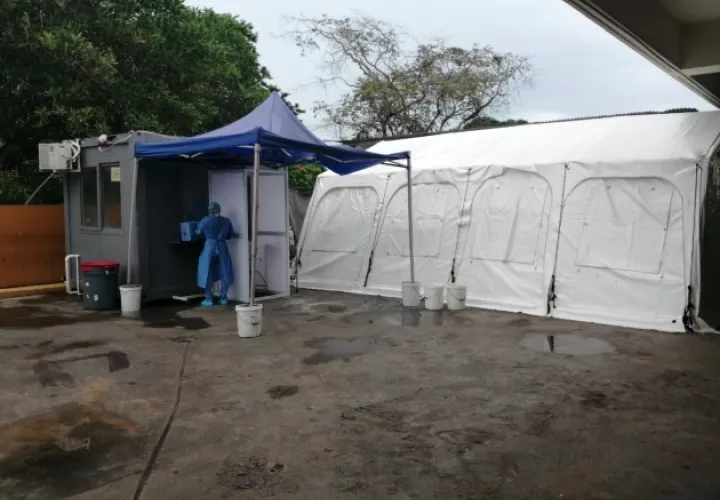 En este nosocomio funcionan cuatro salas para pacientes de COVID-19 en donde actualmente hay 40 personas recluidas en aislamiento.