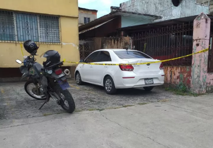 Se encontró una pistola 9 milímetros, proveedores y municiones. Fotos: Diómedes Sánchez. 