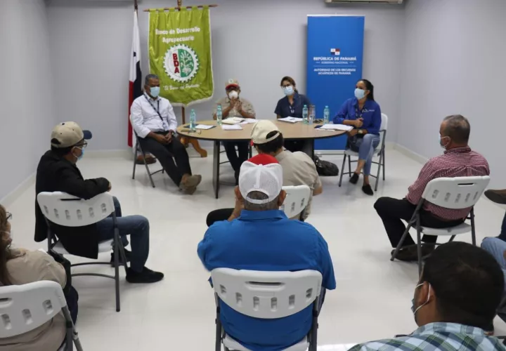 Los productores plantearon algunos inconvenientes que han tenido y esperan que puedan darse los mismos para la cosecha de camarones próxima que está por iniciar. Foto/Cortesía