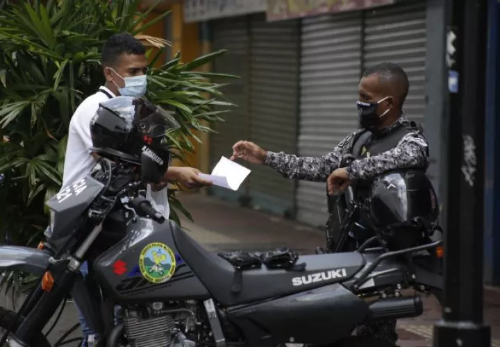 Los estamentos de seguridad hacen cumplir la cuarentena. Archivo