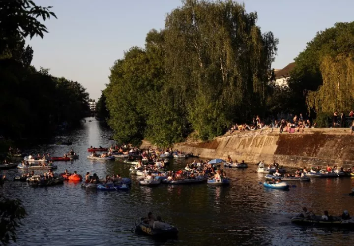 La primera ola del virus ha pasado, y Alemania está abriendo con cautela. El Landwehrkanal en Berlín el 9 de mayo. Foto / Christian Mang/Reuters.
