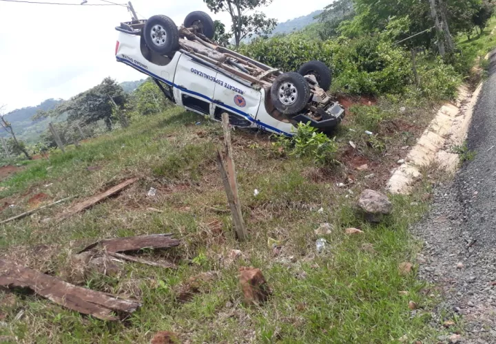 El personal accidentado fue trasladado al cuarto de urgencias del Hospital Aquilino Tejeira.