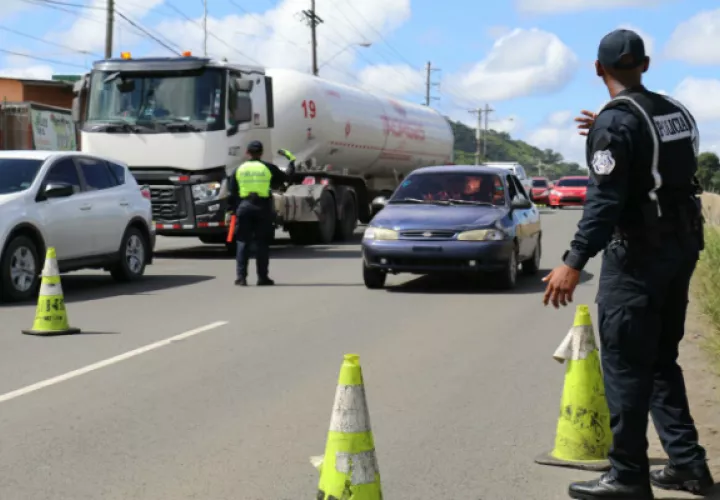 Muchos conductores manejan a alta velocidad teniendo en cuenta que hay menos vehículos transitando durante esta cuarentena.