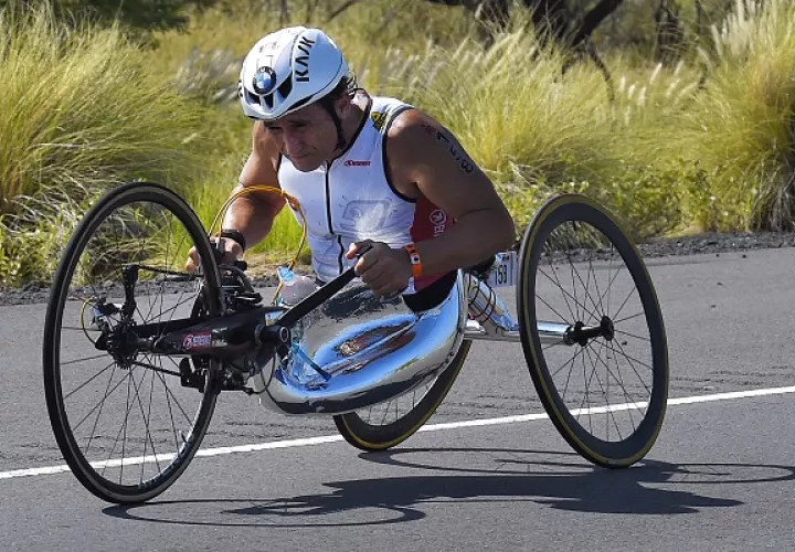 Zanardi sufrió la amputación de ambas piernas como consecuencia del grave accidente  ocurrido en 2001.