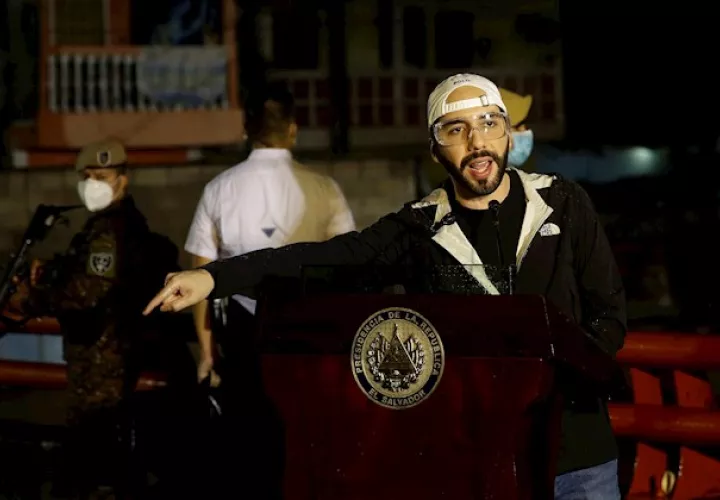 "Nadie quería que nuestro primer año fuera así, pero nosotros no controlamos el clima, nosotros no hicimos el virus que está atacando a todo el mundo", señaló Bukele