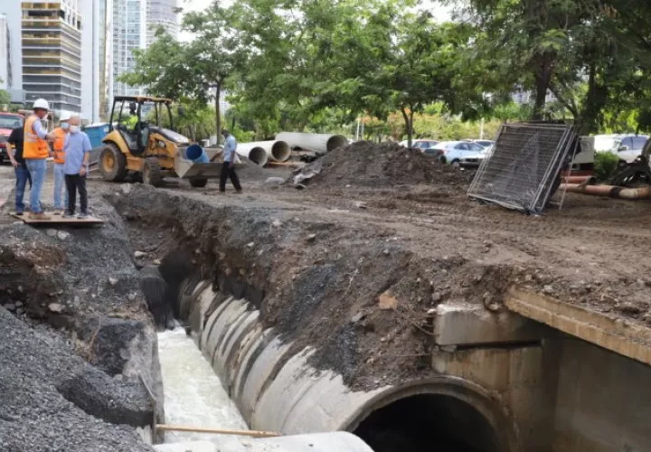 Avance de los trabajos en Calle Uruguay.