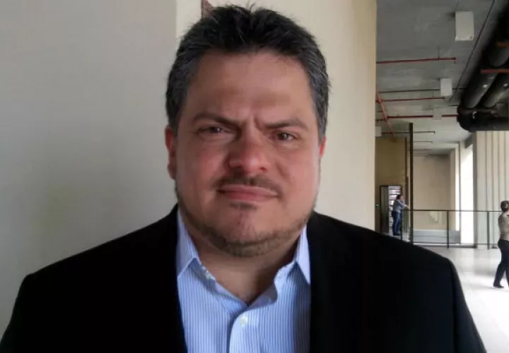 Representante de San Francisco, Carlos Pérez Herrera.