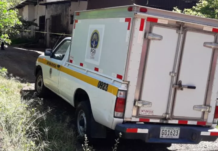 Personal de Criminalística del Instituto de Medicina Legal y Ciencias Forenses y funcionarios del Ministerio Público acudieron al lugar para realizar el levantamiento del cuerpo del ciudadano y su posterior traslado a la morgue judicial en David