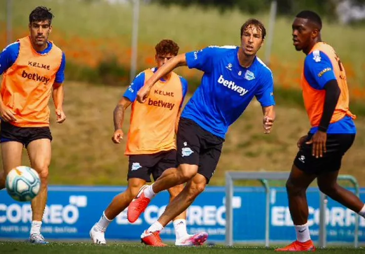José Luis "Pumita" Rodríguez (der.) en los entrenamientos. Foto: Twiiter