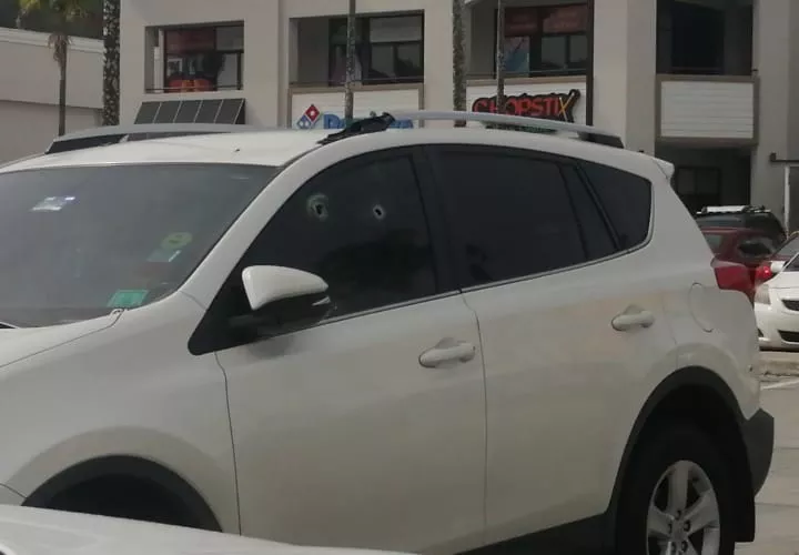 Los dos grupos rivales, luego del enfrentamiento, salieron en huida hacia la ciudad de Colón, en dos vehículos.