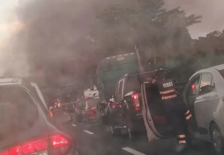 El cierre de calles causó un gran caos vehicular.