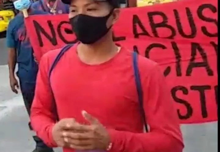 A priemras horas de la mañana los pescadores artesanales del área de La Playita en Colón, salieron a las calles, a pedir la destitución del policía que agredió al trabajador del mar.
