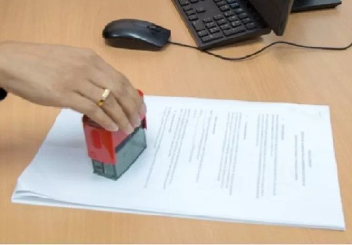 Aún hay 200 mil contratos suspendidos. Archivo