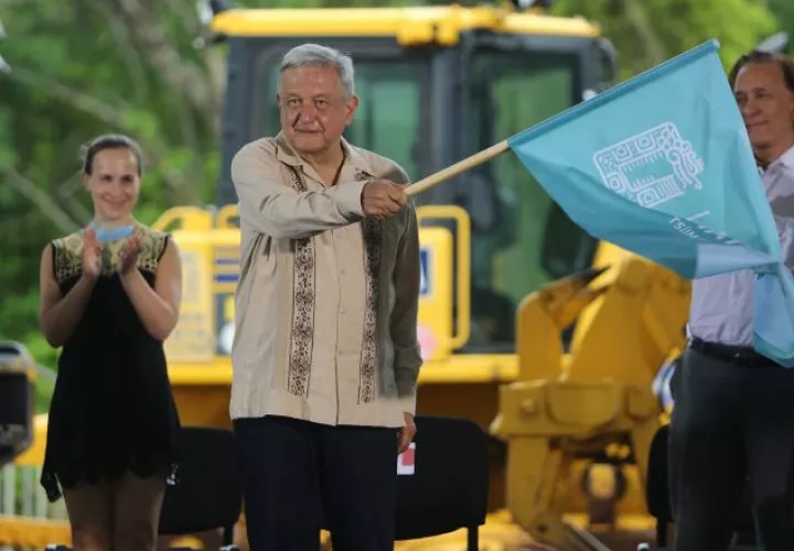 López Obrador avanzó que el dato del mes de mayo, que todavía no se ha dado a conocer, rondará los 350,000 empleos perdidos. EFE