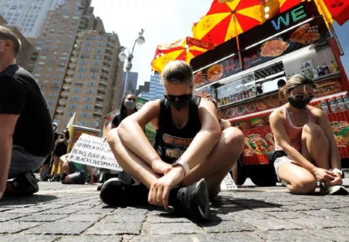 Cada día, la ciudad de Nueva York entrega ya cerca de 1.5 millones de comidas en más de 500 puntos a lo largo de la gran urbe. EFE