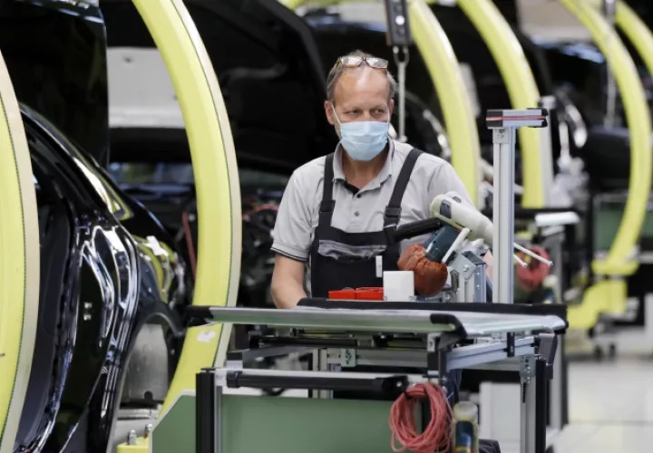 El sector se enfrenta todavía al problema del descenso de los pedidos en el extranjero. EFE