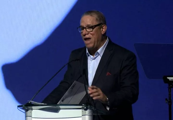 Camilo  Alleyne aseguró que no cobra por formar parte de esta comisión.