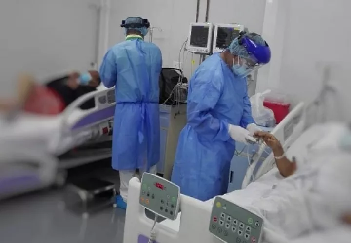 Los casos de COVID-19 se han disparado en las semanas recientes.