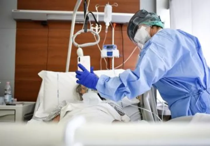 Hay un total de 393 personas fallecidas por COVID-19.