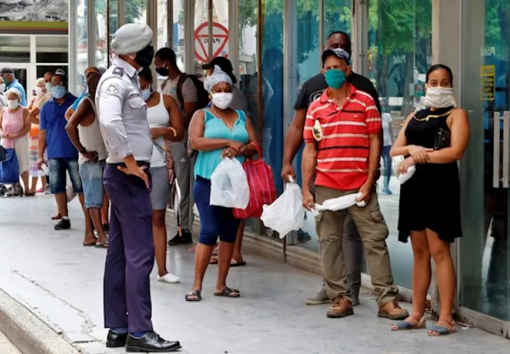Hoy, los tres nuevos pacientes son mujeres, asintomáticas, contactos de casos confirmados y residentes en La Habana.