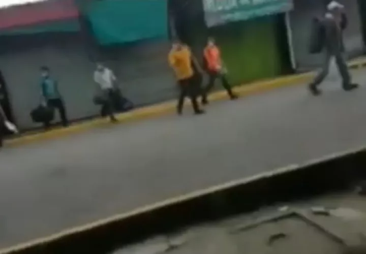 Una serie de videos dejam en evidencia el movimiento que realizan los migrantes para tratar de evadir a las autoridades fronterizas.