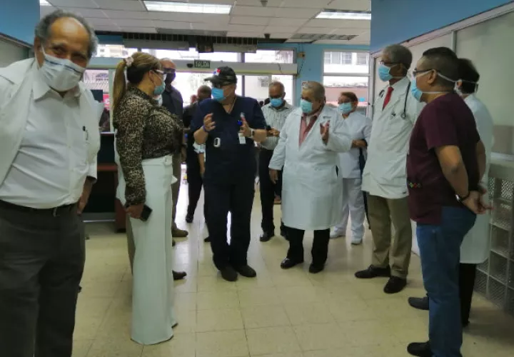 Lao recorrió este miércoles varias instalaciones de salud en Colón. Foto: Diómedes Sánchez.
