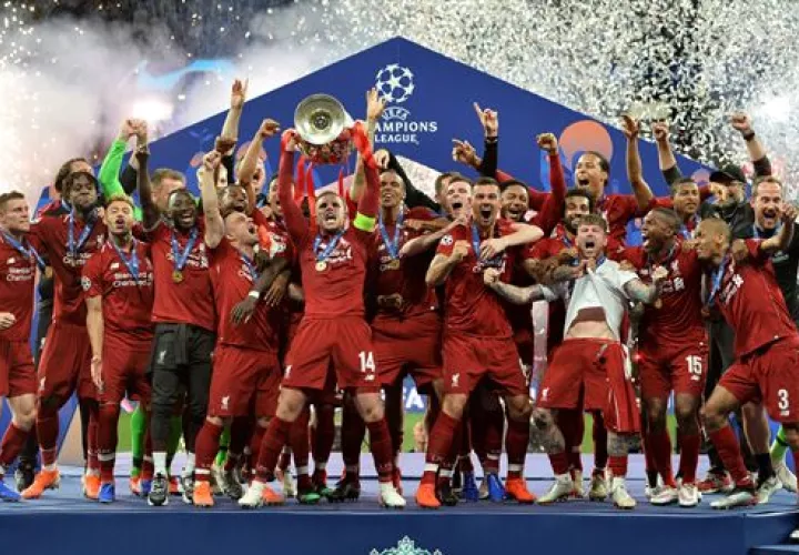 Liverpool campeón de la temporada pasada fue eliminado en el actual torneo por Atlético Madrid. Foto:EFE