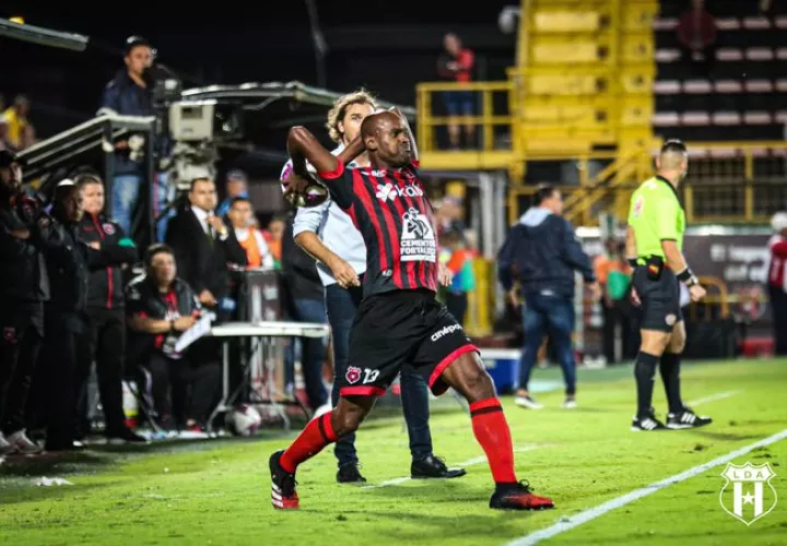 Adolfo Machado fue títular en el partido. Foto:Twitter