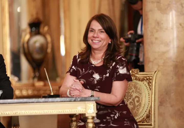 Maruja Gorday de Villalobos, ministra de Educación. Archivo