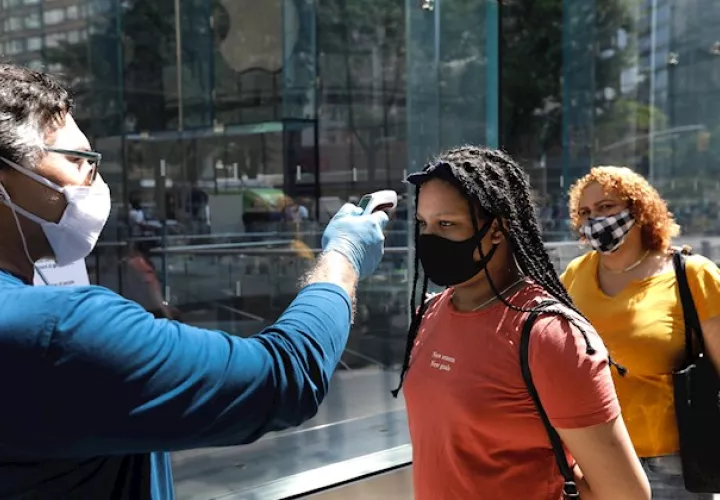 "El año que viene Juneteenth será un festivo oficial y un día de vacaciones para los colegios de la ciudad de Nueva York", avanzó de Blasio en su rueda de prensa diaria.