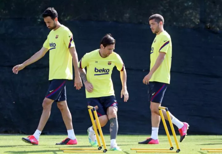 Messi en los entrenamientos con Barcelona. Foto:EFE