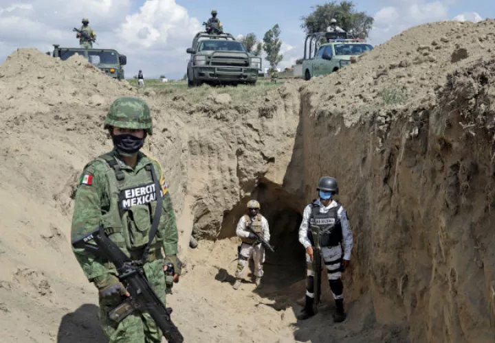 El túnel fue localizado en la región del municipio de San Martín Texmelucan. Fotos: EFE.