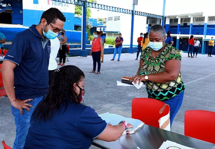 El Ifarhu reitera que no se requiere la presencia del alumno en los centros de pago.