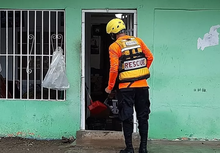En la 24 de Diciembre, Las Mañanitas y Felipillo hubo reporte de introducción de agua en al menos seis residencias.