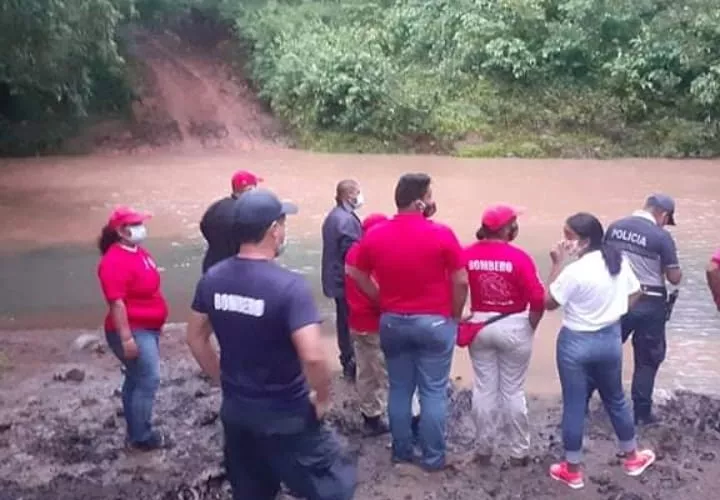 Se espera que en las próximas horas las autoridades rindan un informe sobre los avances de la búsqueda.